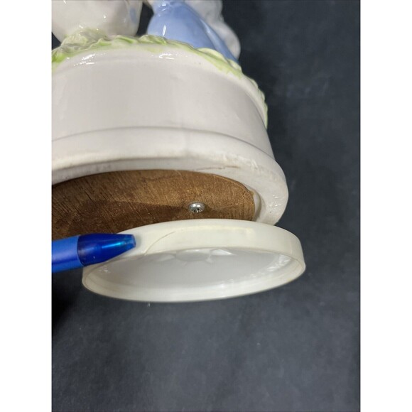 VTG Rotating Music Box Ceramic Figurine Boy & Duck 7” Tall Works - Picture 9 of 9